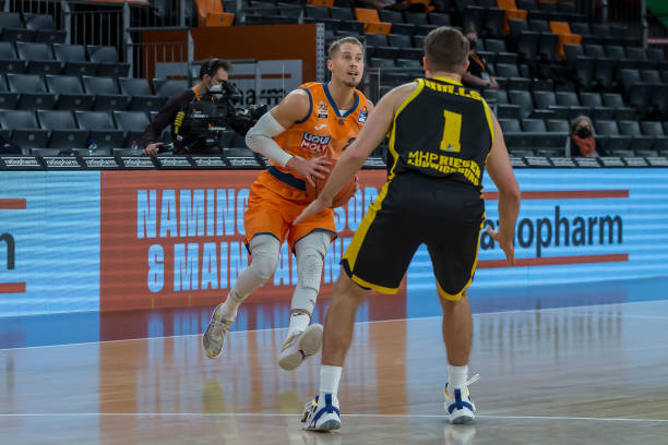 经验丰富的 经验丰富的