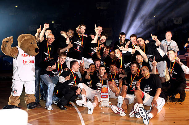 他冷静持球 他冷静持球