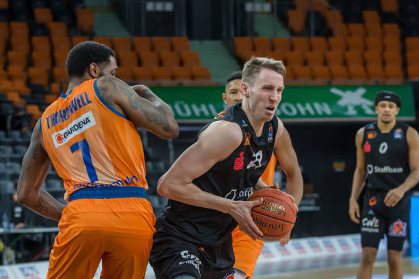 微妙关系 微妙关系